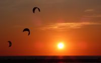 Kitesurfing sunset 1